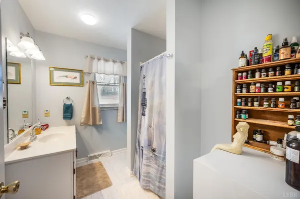 $329,900 | 3105 Horseshoe Road, Appomattox, VA 24522