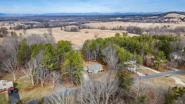$329,900 | 3105 Horseshoe Road, Appomattox, VA 24522