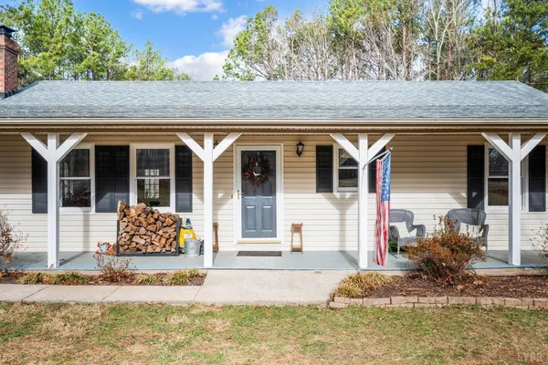 $329,900 | 3105 Horseshoe Road, Appomattox, VA 24522
