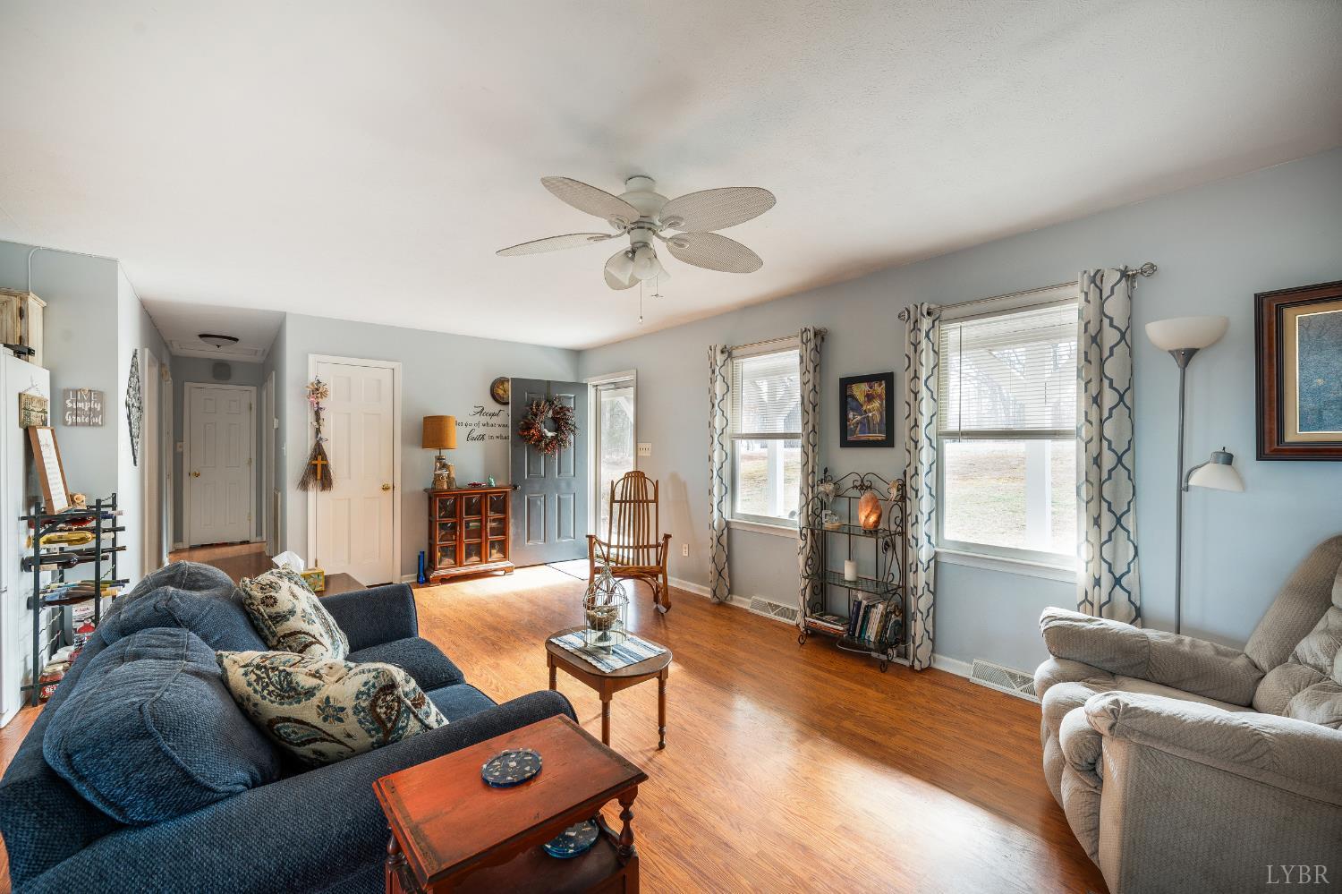 3105 Horseshoe Road Appomattox, VA 24522 - Photo 5 of 59 a living room with furniture and wooden floor