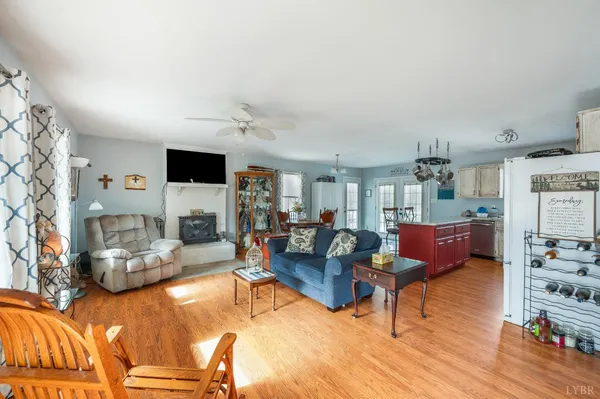 $329,900 | 3105 Horseshoe Road, Appomattox, VA 24522