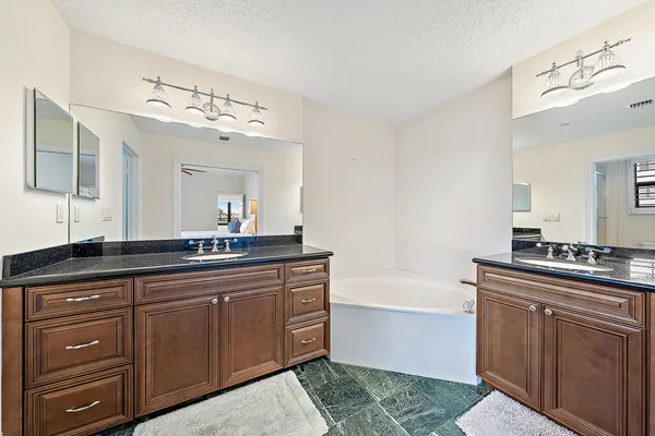 $6,000 | 926 Oak Harbour Drive, Juno Beach, FL 33408