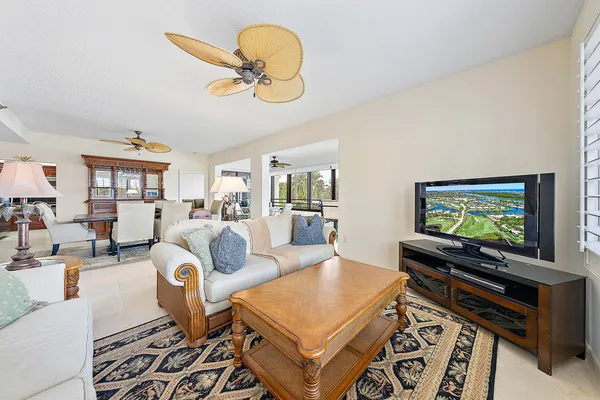$6,000 | 926 Oak Harbour Drive, Juno Beach, FL 33408