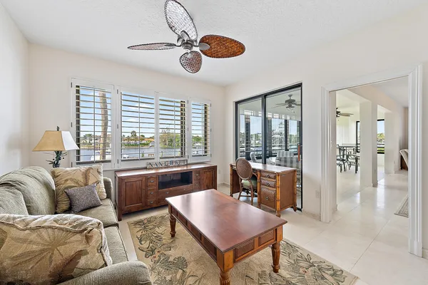 $6,000 | 926 Oak Harbour Drive, Juno Beach, FL 33408