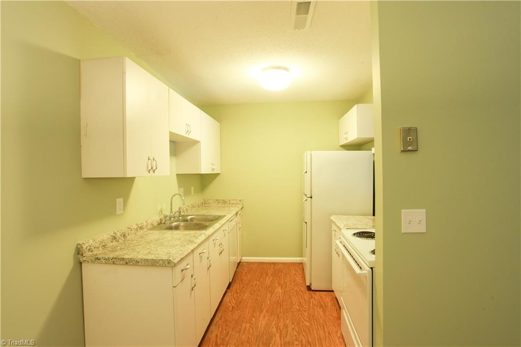 5611 Hornaday Road Greensboro, NC 27409 - Photo 5 of 15