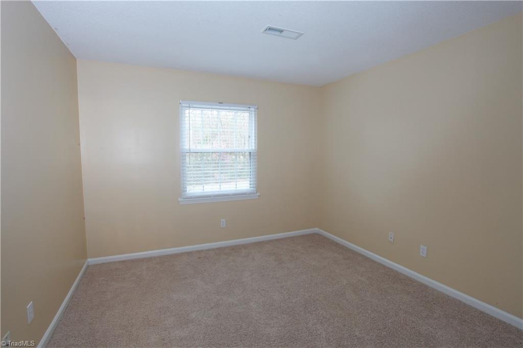 5611 Hornaday Road Greensboro, NC 27409 - Photo 9 of 15