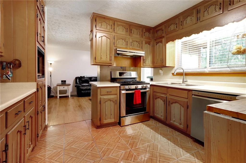 134 Hidden Valley Road Fayetteville, GA 30214 - Photo 15 of 35