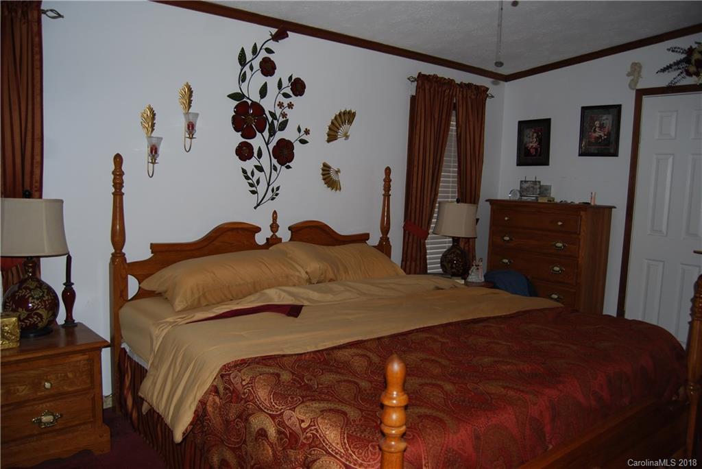 90 Solomon Road Leicester, NC 28748 - Photo 5 of 21 Gallery Image 5