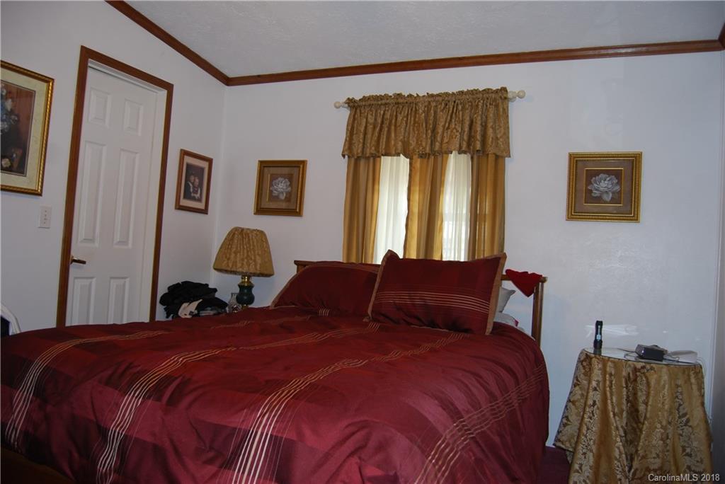 90 Solomon Road Leicester, NC 28748 - Photo 9 of 21 Gallery Image 9