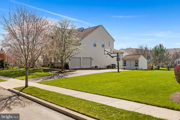 $750,000 | 6578 Arbordeau Lane, Macungie, PA 18062
