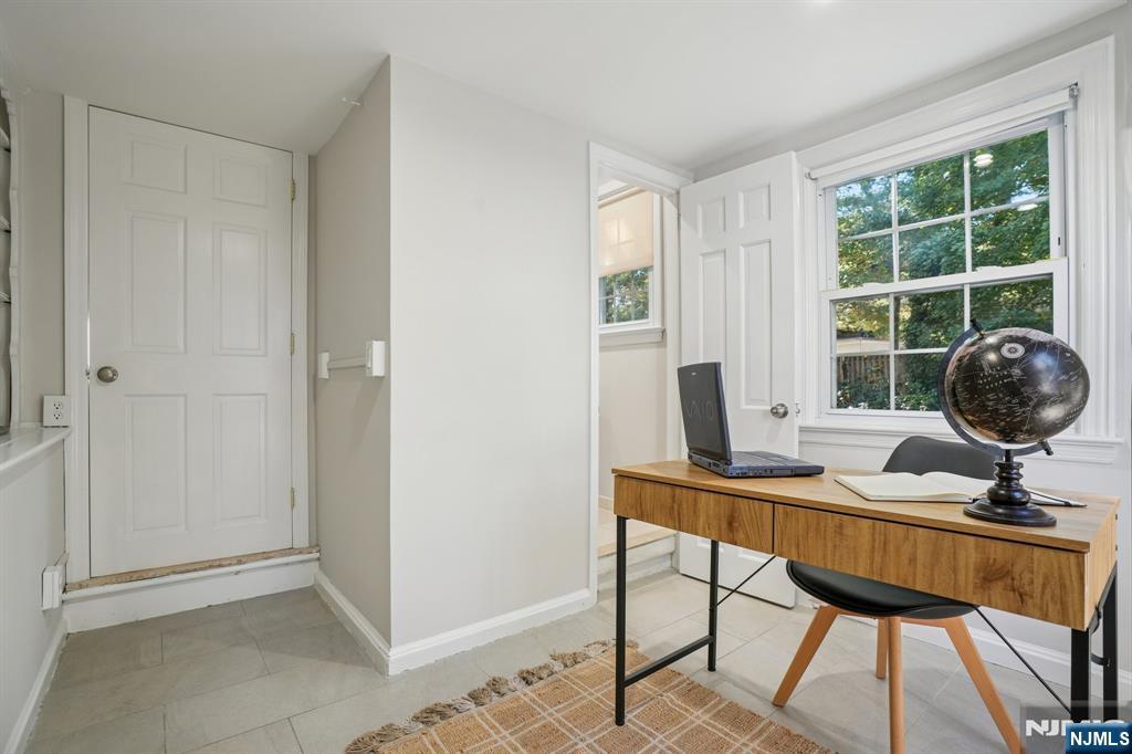 12 Meadowbrook Road Short Hills, NJ 07078 - Photo 18 of 39