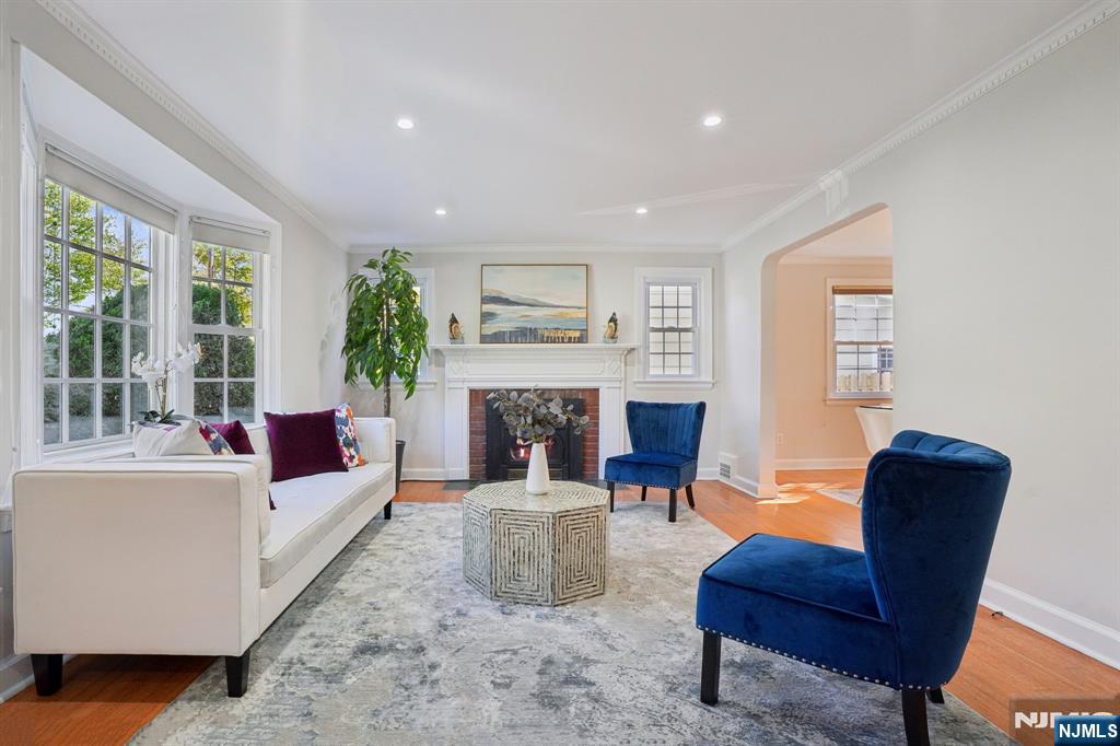 12 Meadowbrook Road Short Hills, NJ 07078 - Photo 5 of 39