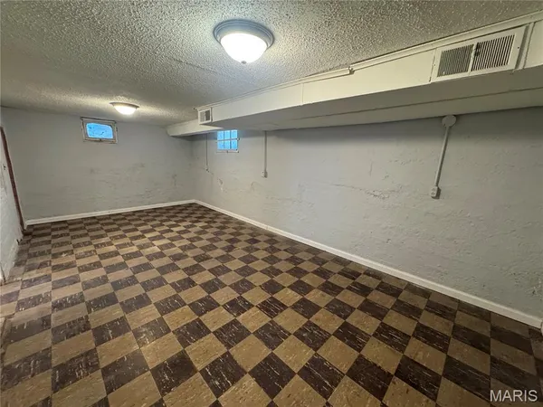 $139,900 | 401 South Clark Avenue, St. Louis, MO 63135
