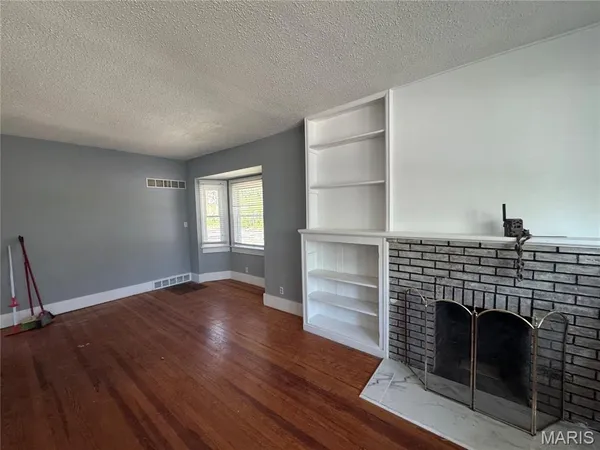 $139,900 | 401 South Clark Avenue, St. Louis, MO 63135