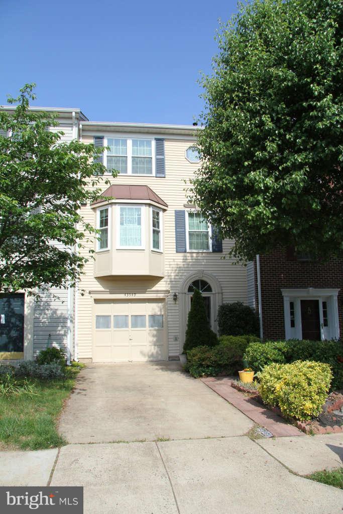 43549 Blacksmith Square Ashburn, VA 20147 - Photo 1 of 30 Exterior (Front)