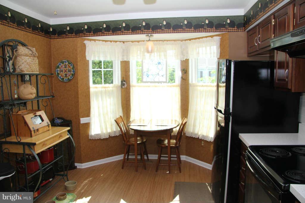 43549 Blacksmith Square Ashburn, VA 20147 - Photo 11 of 30 Kitchen
