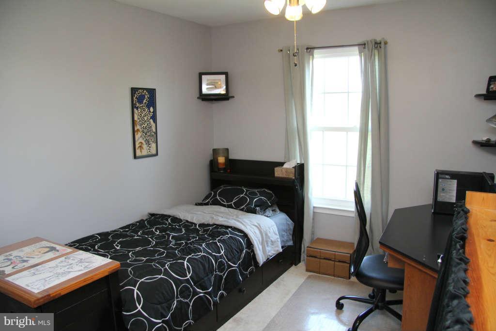43549 Blacksmith Square Ashburn, VA 20147 - Photo 25 of 30 Bedroom