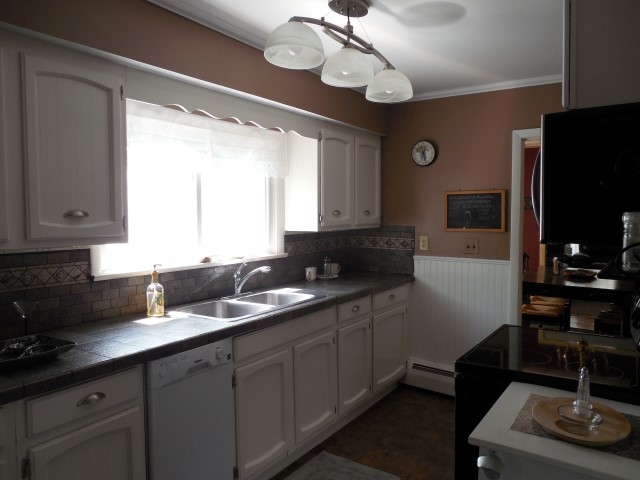 28 Lafayette Street Rutland, VT 05701 - Photo 8 of 35