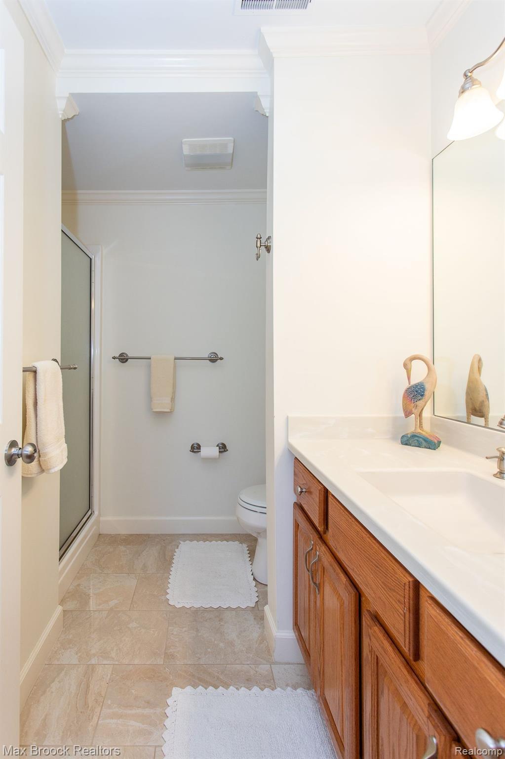 33552 Utica Road, Unit 19 Fraser, MI 48026 - Photo 25 of 38