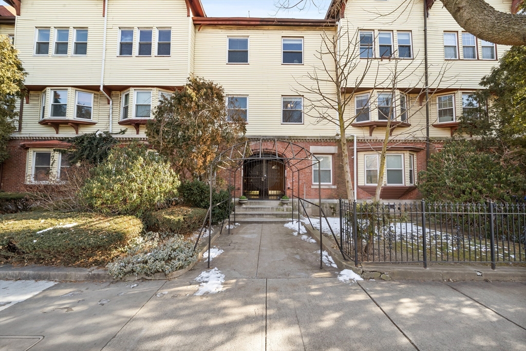 8 Humboldt Avenue, Unit 2 Boston, MA 02119 - Photo 37 of 39 a view of a large white building