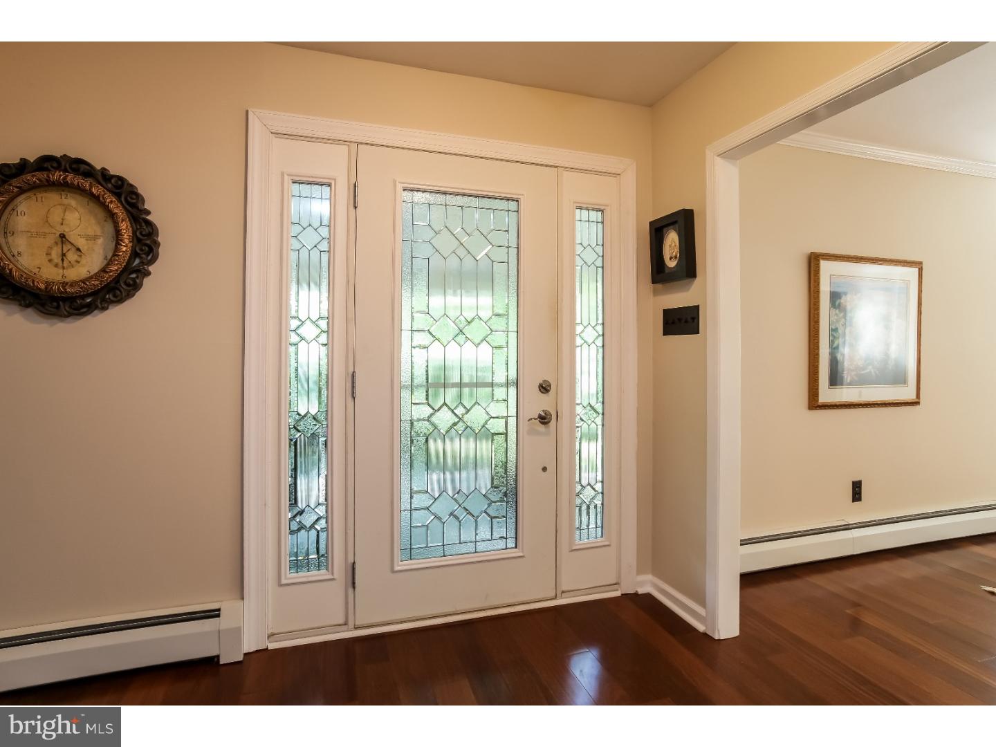 818 Crum Creek Road Springfield, PA 19064 - Photo 3 of 25 Foyer