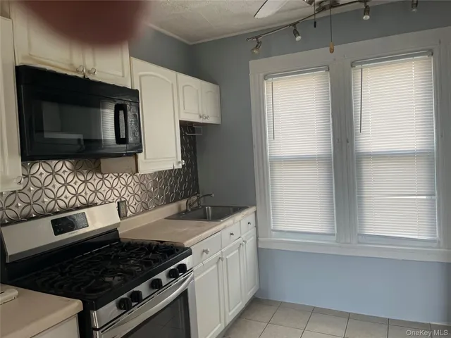 $2,000 | 107 Smith Street, Unit 2, Poughkeepsie, NY 12601