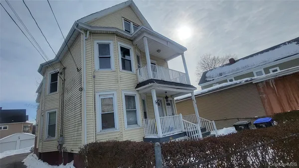 $1,500 | 107 Smith Street, Unit 2, Poughkeepsie, NY 12601