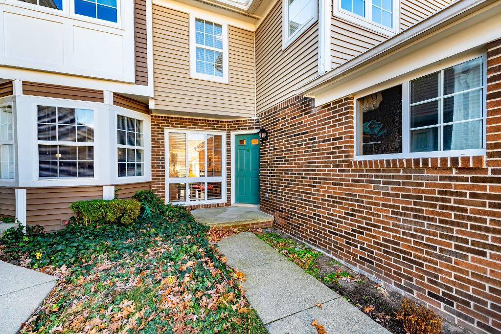 237 Fieldcrest Street Ann Arbor, MI 48103 - Photo 3 of 45 Photo 3