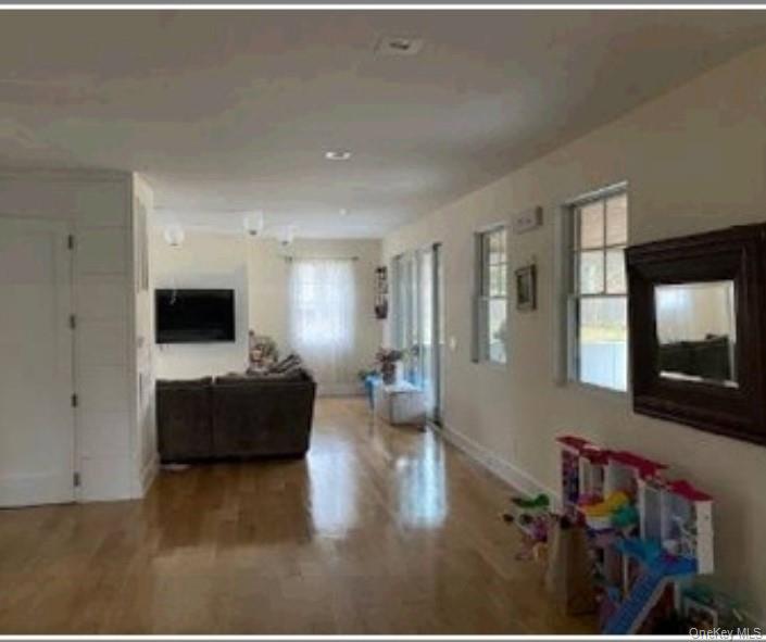 67 Squiretown Road Hampton Bays, NY 11946 - Photo 17 of 24