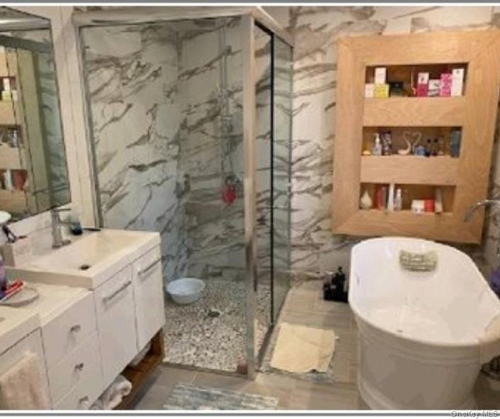 67 Squiretown Road Hampton Bays, NY 11946 - Photo 21 of 24