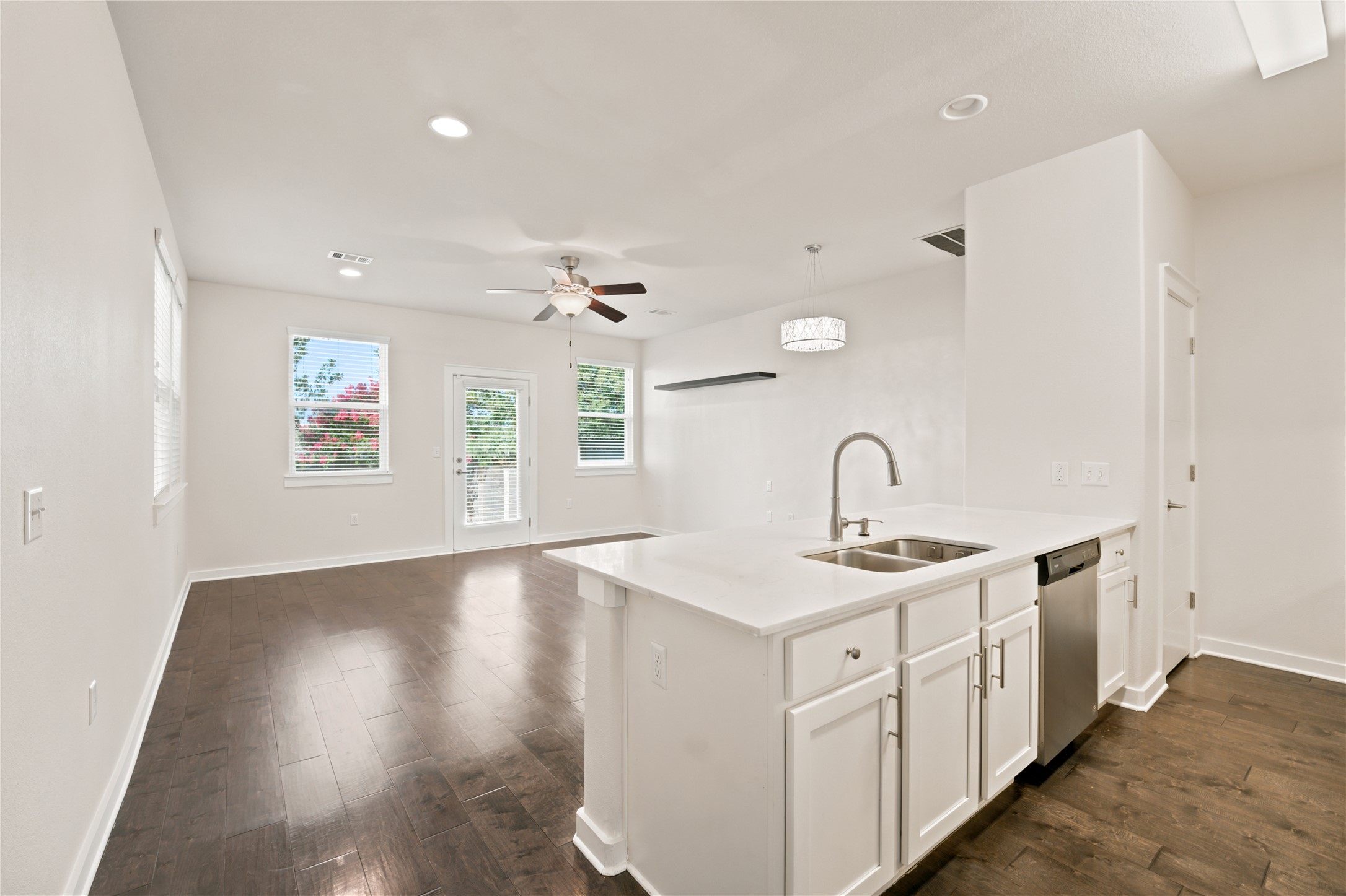 8921 Parker Ranch Circle, Unit B Austin, TX 78748 - Photo 4 of 22