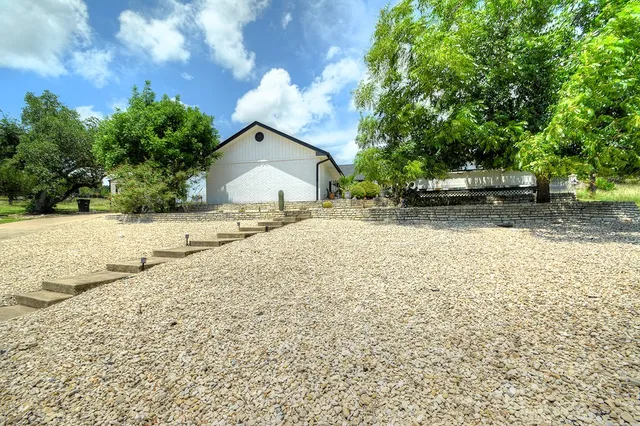 a view of entrance door of the house
