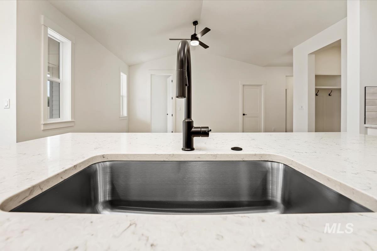 1150 Velvet Loop Wilder, ID 83676 - Photo 12 of 39