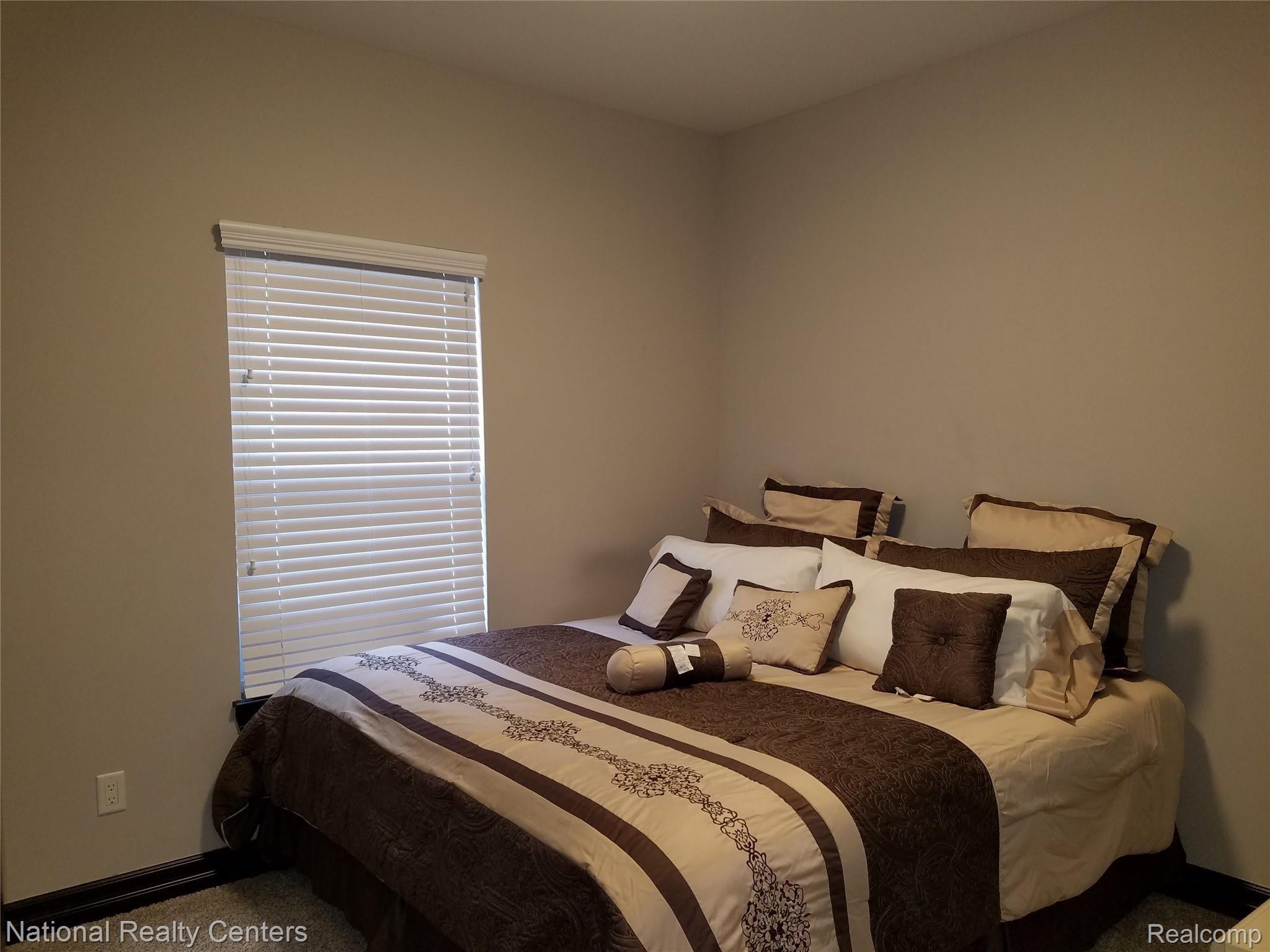 9811 Wayne Road Livonia, MI 48150 - Photo 23 of 47 20201208_103348.jpg