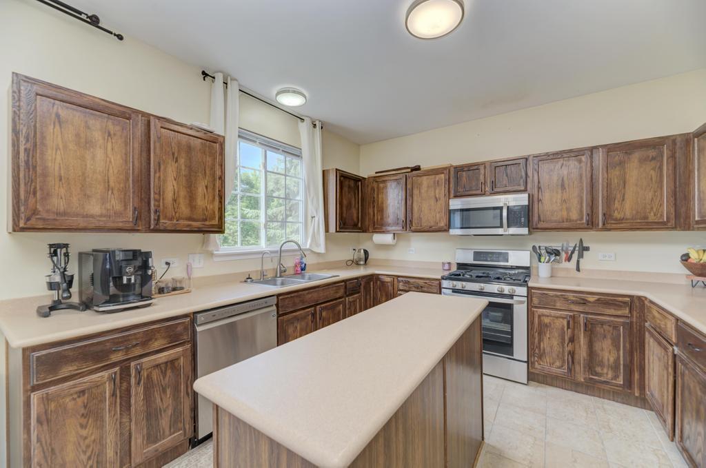 567 Declaration Lane Aurora, IL 60502 - Photo 11 of 25