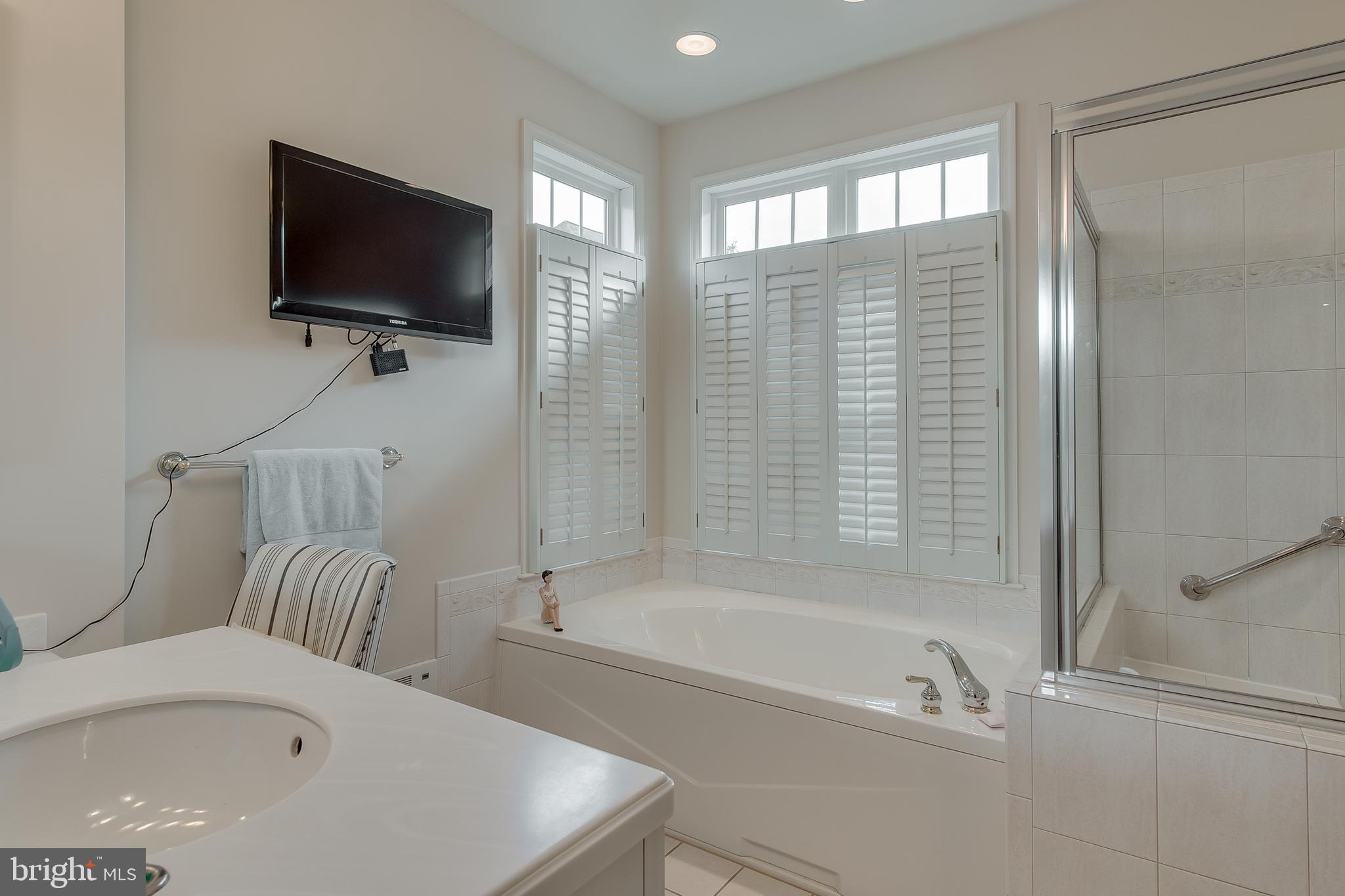 2657 Brook Valley Road Frederick, MD 21701 - Photo 26 of 52 OWNER'S SPA BATH