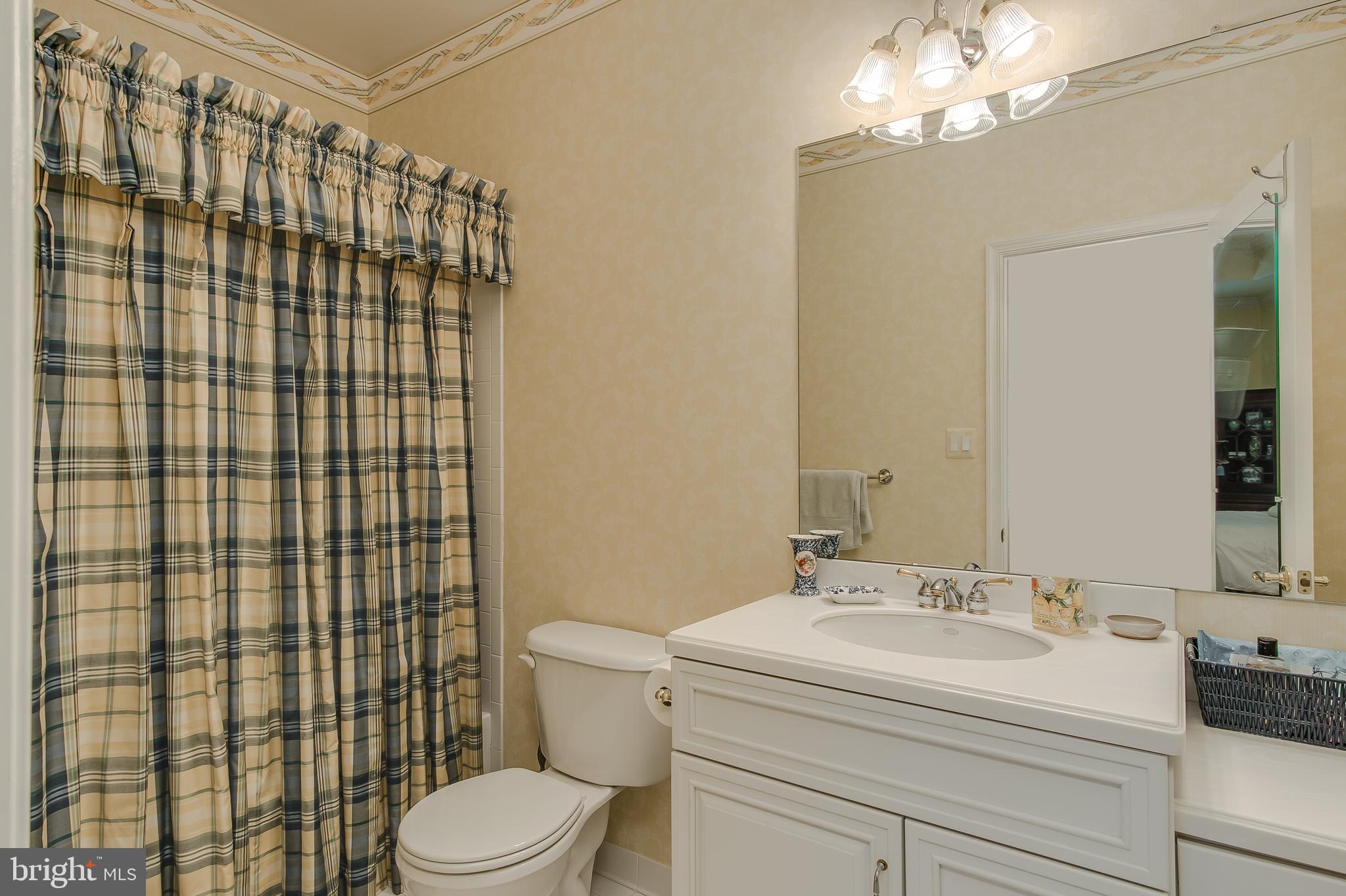 2657 Brook Valley Road Frederick, MD 21701 - Photo 31 of 52 EN SUITE BATH IN 2ND BEDROOM