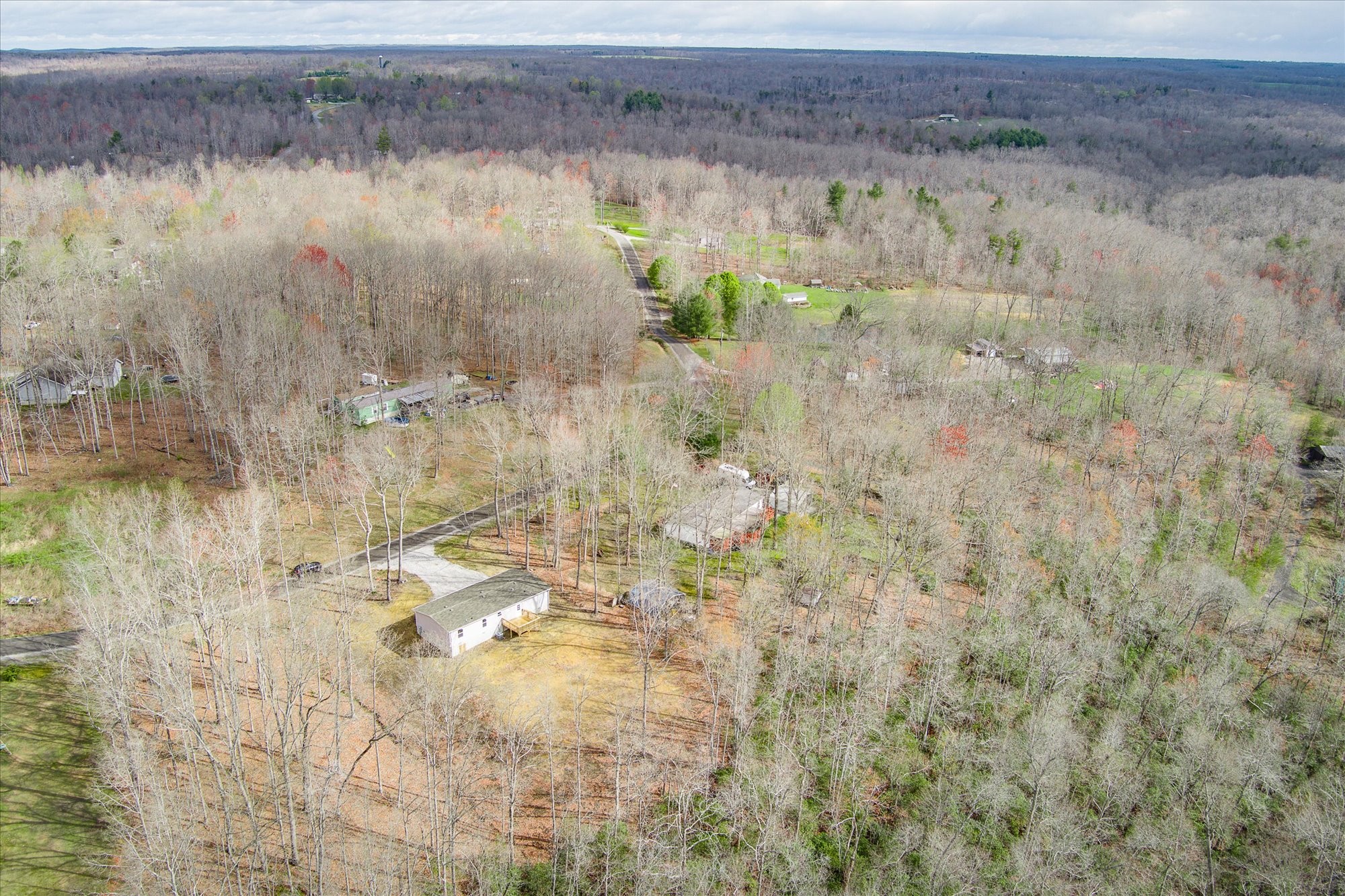 750 Maple Branch Road Sparta, TN 38583 - Photo 33 of 36 a bathroom with a shower