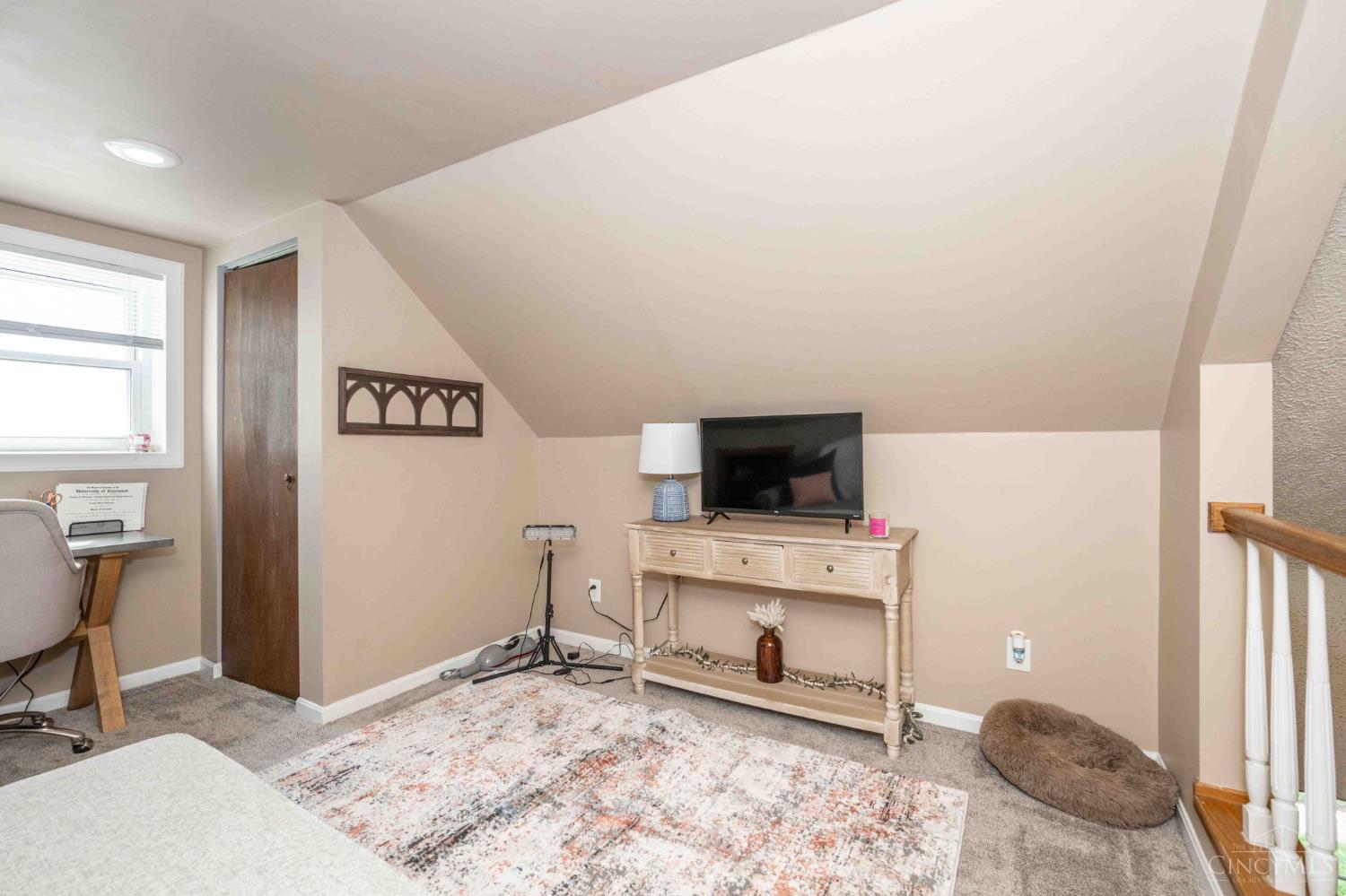 5542 Lawrence Road Cincinnati, OH 45248 - Photo 29 of 32