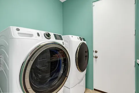 a close up view of washer and dryer