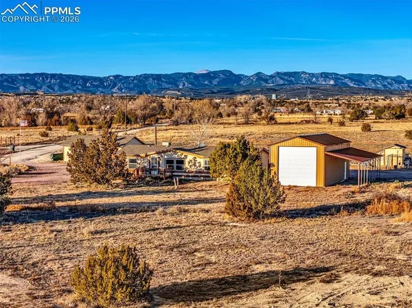 $424,900 | 1044 P Street, Penrose, CO 81240