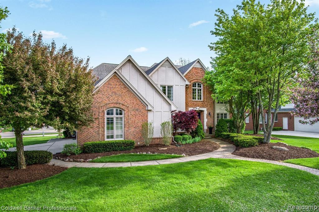 3681 Newcastle Drive Rochester Hills, MI 48306 - Photo 1 of 40