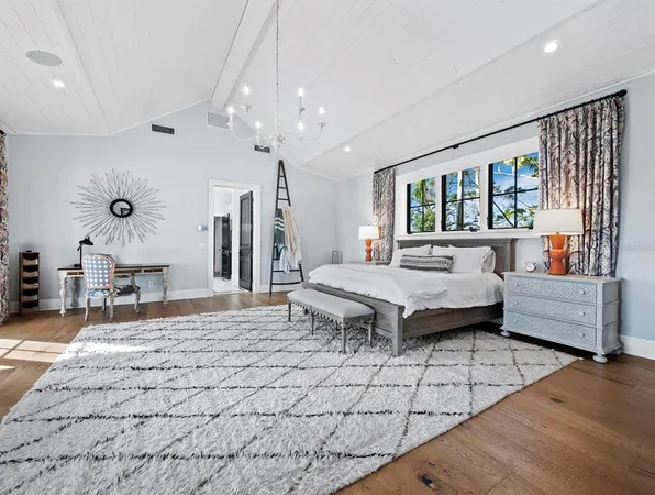 a very nice looking room with a large mirror
