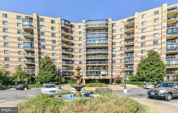 $2,200 | 8370 Greensboro Drive, Unit 216, McLean, VA 22102