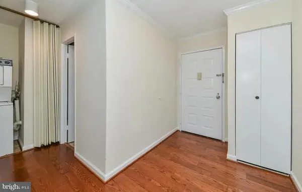 $2,200 | 8370 Greensboro Drive, Unit 216, McLean, VA 22102