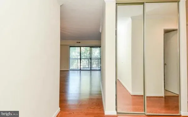 $2,200 | 8370 Greensboro Drive, Unit 216, McLean, VA 22102