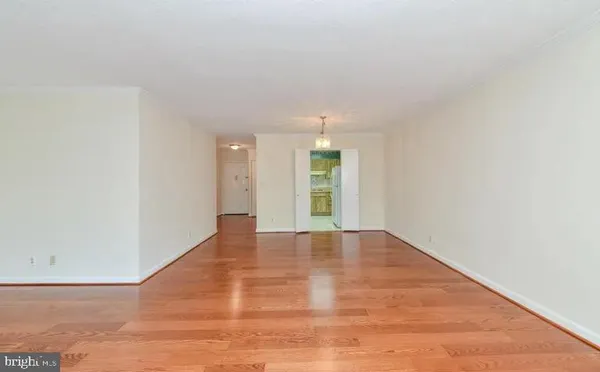 $2,200 | 8370 Greensboro Drive, Unit 216, McLean, VA 22102