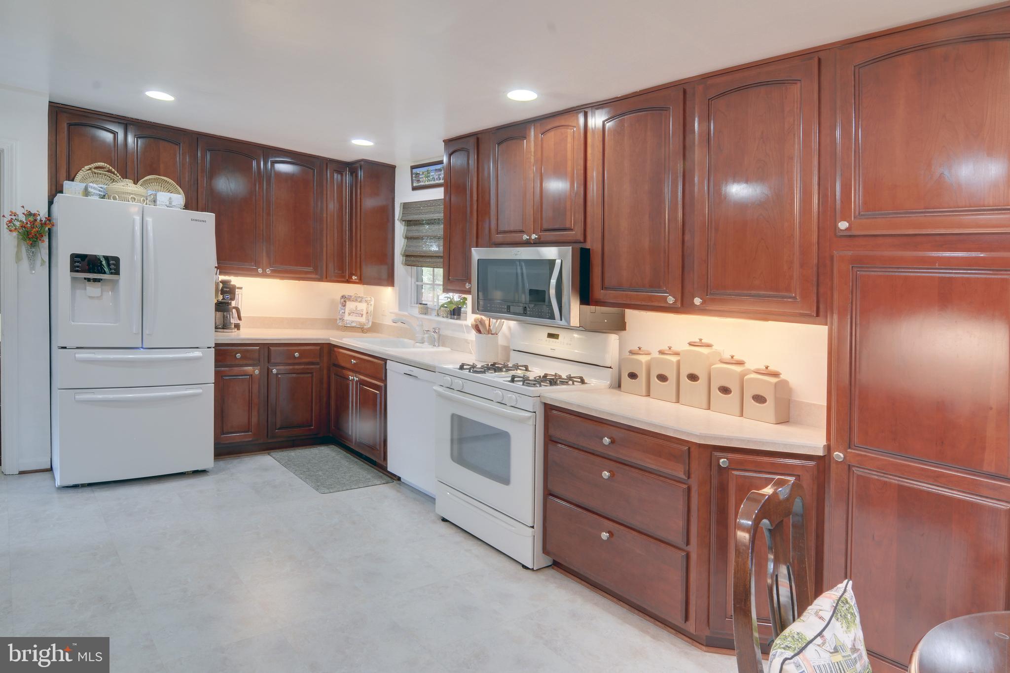 5914 Flanders Street Springfield, VA 22150 - Photo 16 of 27 Kitchen