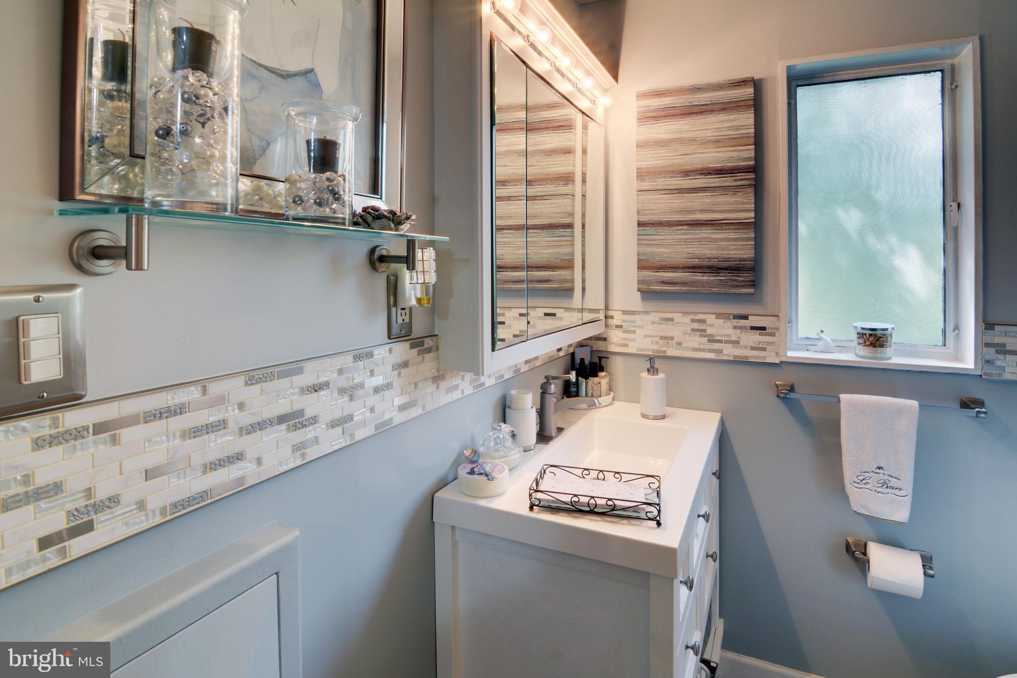 5914 Flanders Street Springfield, VA 22150 - Photo 23 of 27 Bath Room