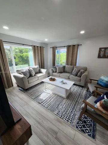 $2,999 | 3320 Gulf Of Mexico Drive, Unit 208C, Longboat Key, FL 34228